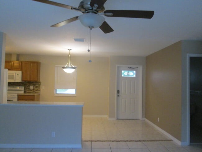 2457 Pinecrest Ct in West Palm Beach, FL - Building Photo - Building Photo