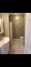 3602 E Fall Creek Parkway North Dr, Unit C in Indianapolis, IN - Foto de edificio - Building Photo