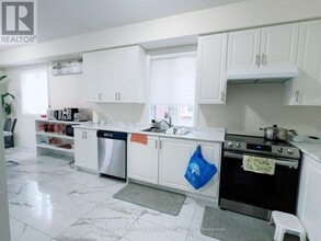 118 Blackwell Cres in Bradford West Gwillimbury, ON - Building Photo - Building Photo