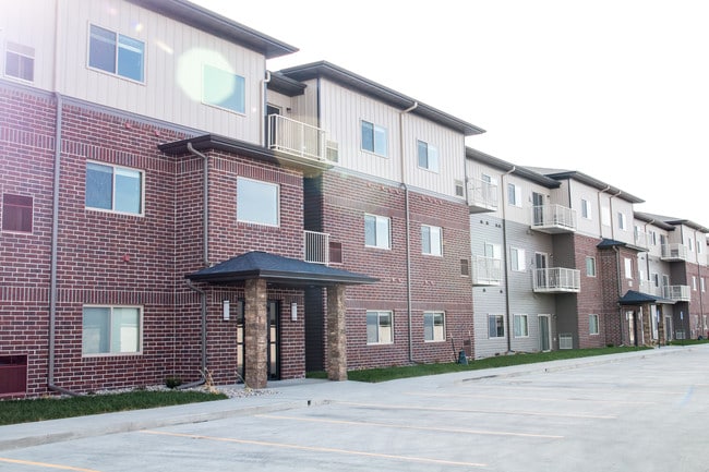 Stonemill Signature in Moorhead, MN - Building Photo - Building Photo