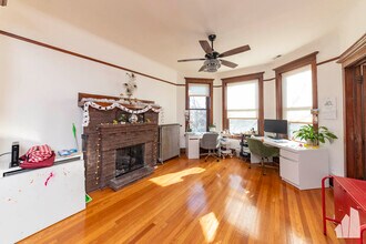 842 W Waveland Ave, Unit 2 in Chicago, IL - Building Photo - Building Photo