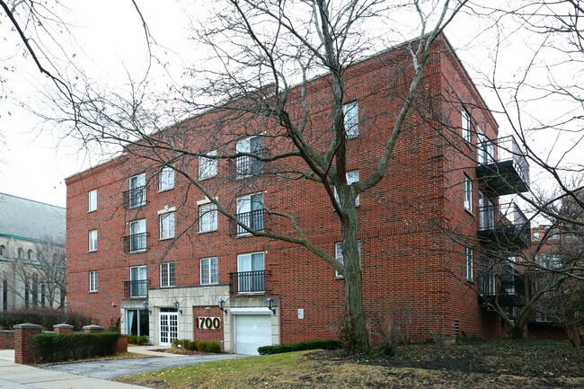 Hinman Avenue Apartments in Evanston, IL - Foto de edificio - Building Photo