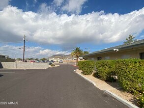 1595 W Mountain View Rd-Unit -4 in Phoenix, AZ - Building Photo - Building Photo