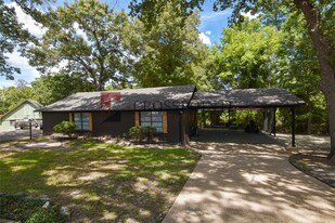 20346 Lakeshore Cir in Flint, TX - Building Photo