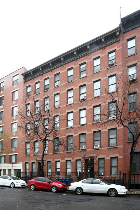 430-432 W 49th St in New York, NY - Building Photo