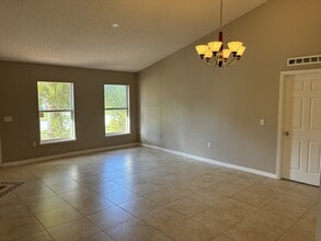 760 Plymouth Turtle Way in St. Cloud, FL - Foto de edificio - Building Photo