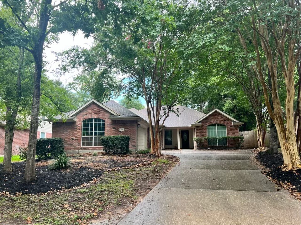22 Quince Tree Pl in Conroe, TX - Foto de edificio