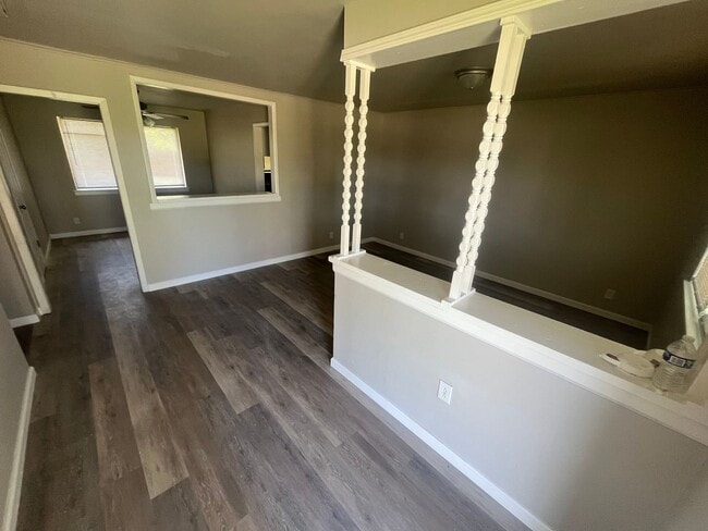 property at 4632 N Frankfort Ave