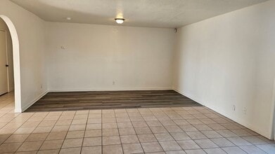 2516 S Fruit Ave in Fresno, CA - Building Photo - Building Photo