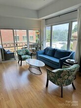 1109 E Morehead St in Charlotte, NC - Building Photo - Building Photo