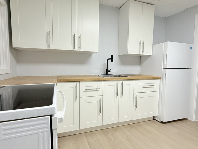 349 Campbell Ave in Windsor, ON - Building Photo - Building Photo