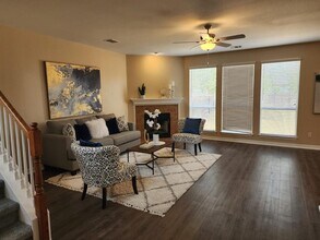 13613 Glen Mark Dr in Manor, TX - Building Photo - Building Photo