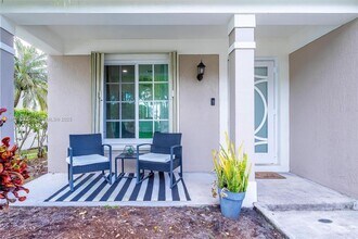5768 S Plum Bay Pkwy in Tamarac, FL - Building Photo - Building Photo