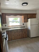 35949 Hiawatha Blvd in Eastlake, OH - Foto de edificio - Building Photo