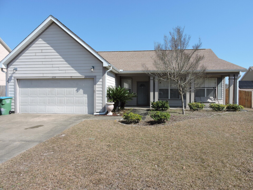 614 Prairie St in Crestview, FL - Building Photo