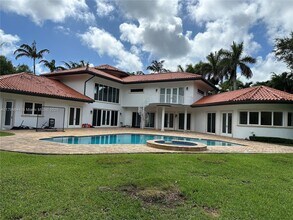 10600 SW 69th Ave in Miami, FL - Building Photo - Building Photo