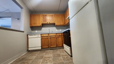 7 Ocean View Dr, Unit 706 in Boston, MA - Foto de edificio - Building Photo