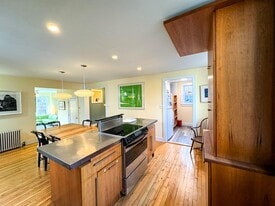 3 Howland St, Unit T in Cambridge, MA - Building Photo