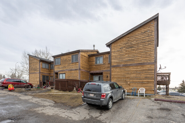 19 Fonda Dr SE in Calgary, AB - Building Photo - Building Photo