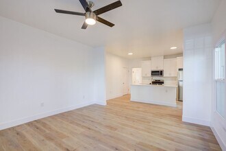 4886 Lexington Ave in Los Angeles, CA - Building Photo - Building Photo