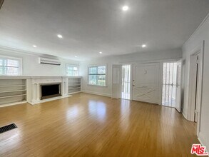 4919 Elmwood Ave in Los Angeles, CA - Foto de edificio - Building Photo