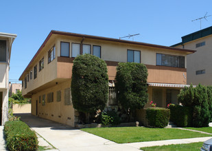 844 S Holt Ave in Los Angeles, CA - Building Photo - Building Photo