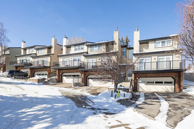 448 Strathcona Dr SW in Calgary, AB - Building Photo - Building Photo