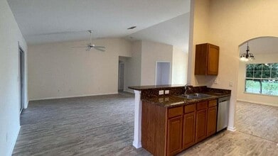 519 SW Laconic Ave in Port St. Lucie, FL - Building Photo - Building Photo
