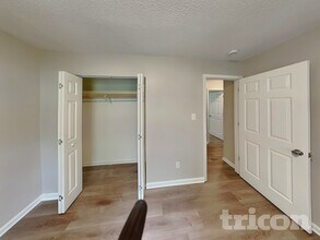 6631 Flat Rock Dr in Charlotte, NC - Foto de edificio - Building Photo