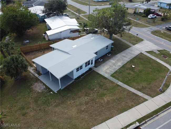 21543 Midway Blvd in Port Charlotte, FL - Building Photo - Building Photo