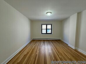 40 Harvard St, Unit 2 in Brookline, MA - Building Photo - Building Photo