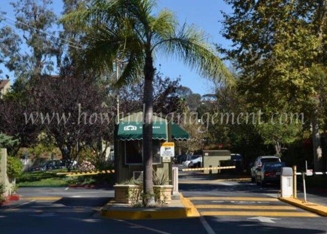 property at 4915 Indian Wood Rd