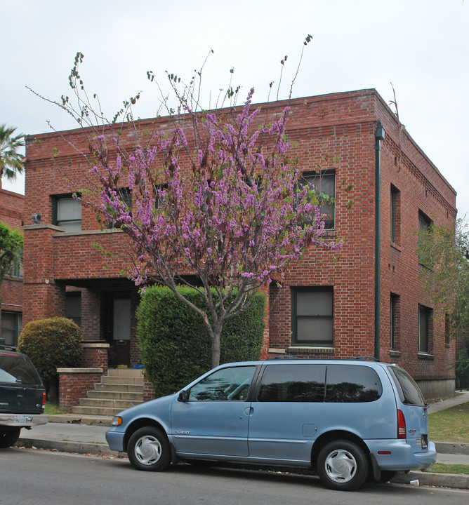 The Villas in Pasadena, CA - Building Photo