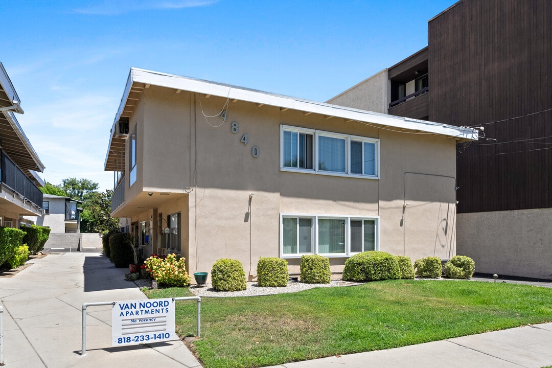 4840 Van Noord Ave in Sherman Oaks, CA - Building Photo