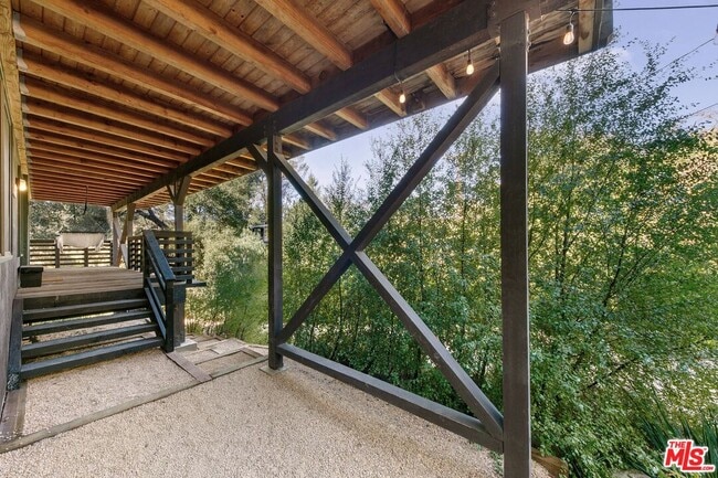 625 Reithe Ave in Calabasas, CA - Building Photo - Building Photo