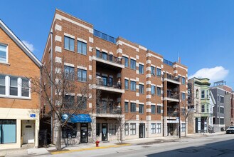 2128-2130 W Belmont Ave in Chicago, IL - Building Photo - Building Photo