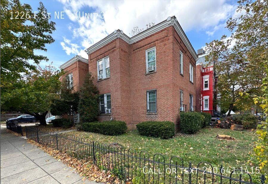 1226 F St NE in Washington, DC - Building Photo
