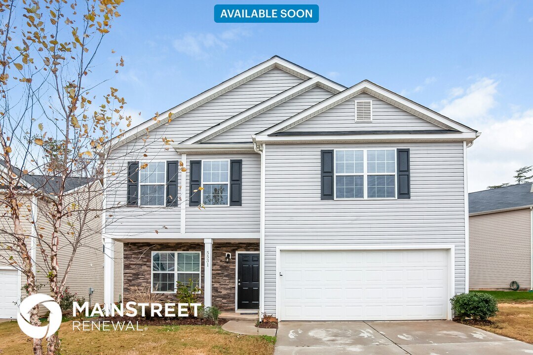 5531 Graypark Dr in Charlotte, NC - Building Photo