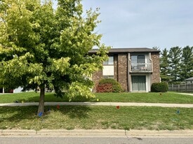 1153 Country Ln in Holland, MI - Building Photo