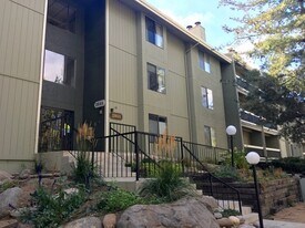 2855 Idlewild Dr in Reno, NV - Building Photo
