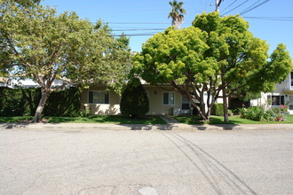 35 E 41st Pl in San Mateo, CA - Building Photo - Building Photo