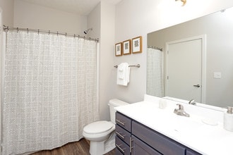 Square at 48 in Lincoln, NE - Foto de edificio - Interior Photo