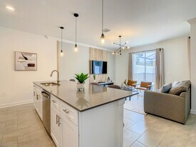 2573 Reading Trail in Kissimmee, FL - Building Photo