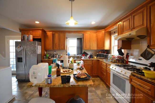 32 Long Ave, Unit 2