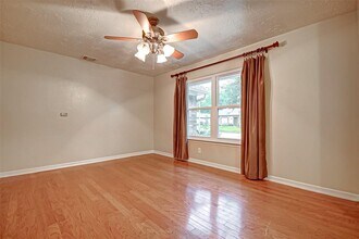9623 Philmont Dr in Houston, TX - Building Photo - Building Photo