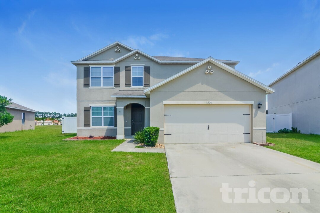2206 Rockmart Loop in Tavares, FL - Building Photo