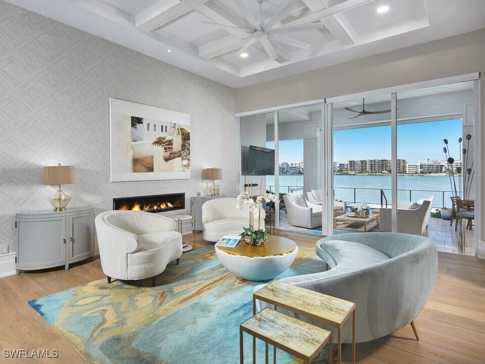 246 Mermaids Bight in Naples, FL - Building Photo