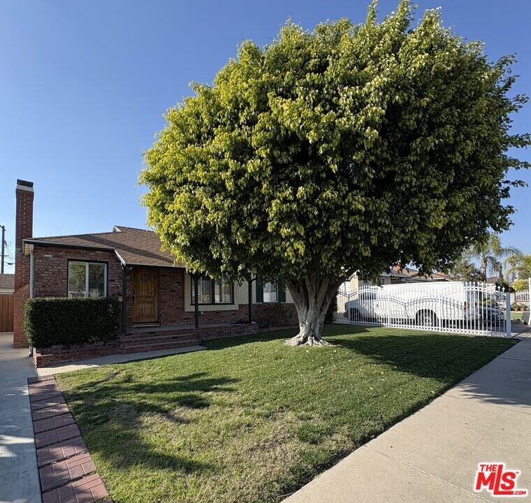 7317 Kraft Ave in Los Angeles, CA - Building Photo