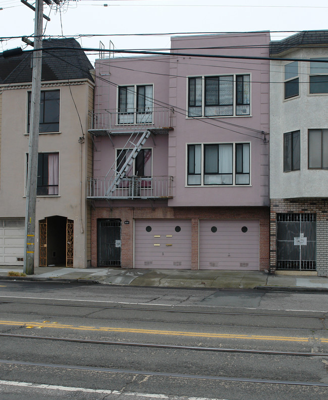 3121 Taraval St in San Francisco, CA - Foto de edificio - Building Photo