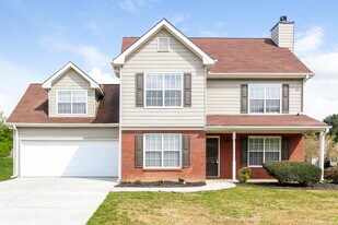 1520 Rose Pointe Dr in Loganville, GA - Building Photo